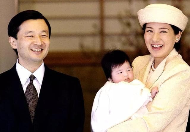 17岁悠仁亲王身高1.7米，遗传曾祖母的眯眯眼，让纪子妃操碎心