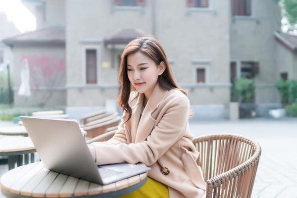如何在预算有限的情况下成功创业：项目计划与成本控制策略