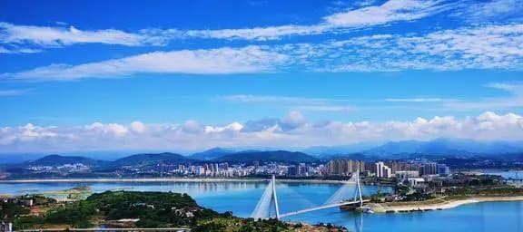 湖北有一座隐于山水之间的宜居城市，默默无闻很低调被忽视很久了
