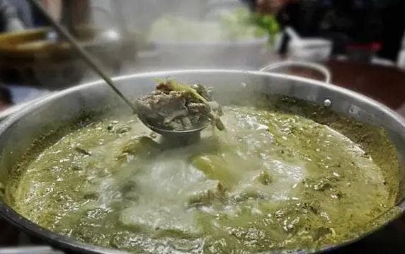 牛瘪汤就是“牛屎汤”？牛瘪为何成为贵州当地人待客的最高礼遇？