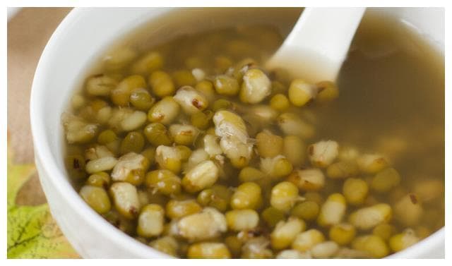 绿豆汤一煮就发红？大厨教你3招，绿豆快速煮开花，久煮不变色