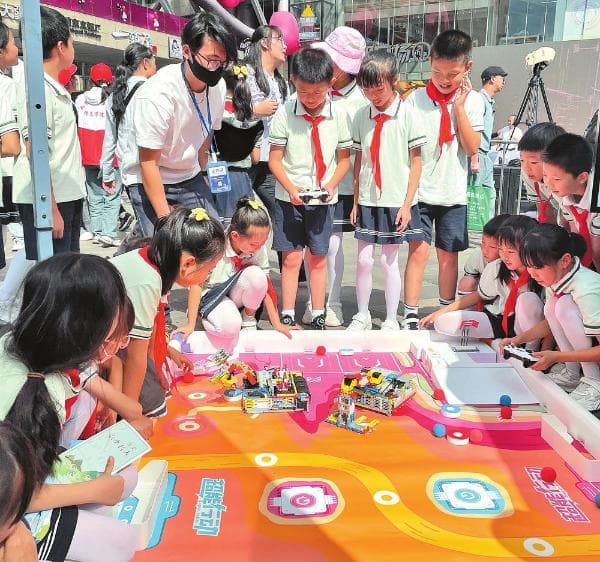 2024年，省科协立足“四服务”职责定位：汇聚科技力量 服务云岭发展