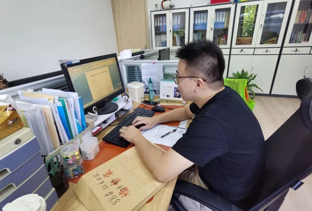 业委会来了“小秘书”，一切在悄然改变！不信你看……