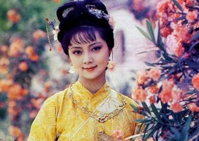 温文尔雅的“蛇”：红楼梦中薛宝钗的真实性格