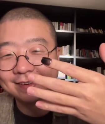 从脱口秀到直播间：李诞的幽默进化论