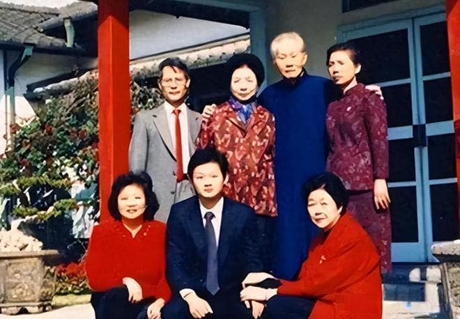 “抗日名将”孙立人两任妻子有多美？端庄秀丽，美艳不可方物