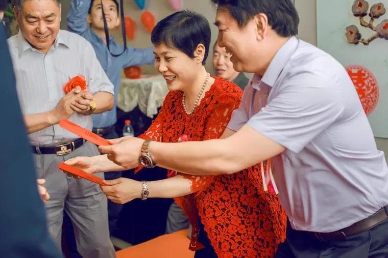 彩礼是提亲的时候给还是结婚的时候给