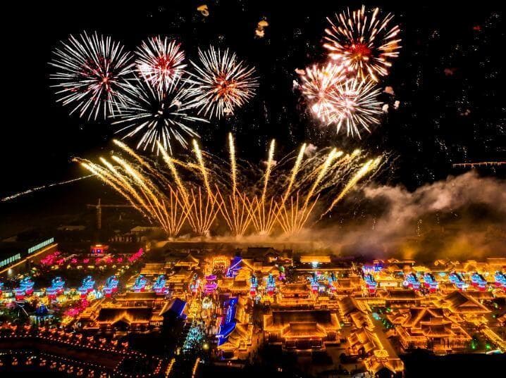 东平大宋不夜城开城一年吸引408万人次，文旅融合激活夜经济