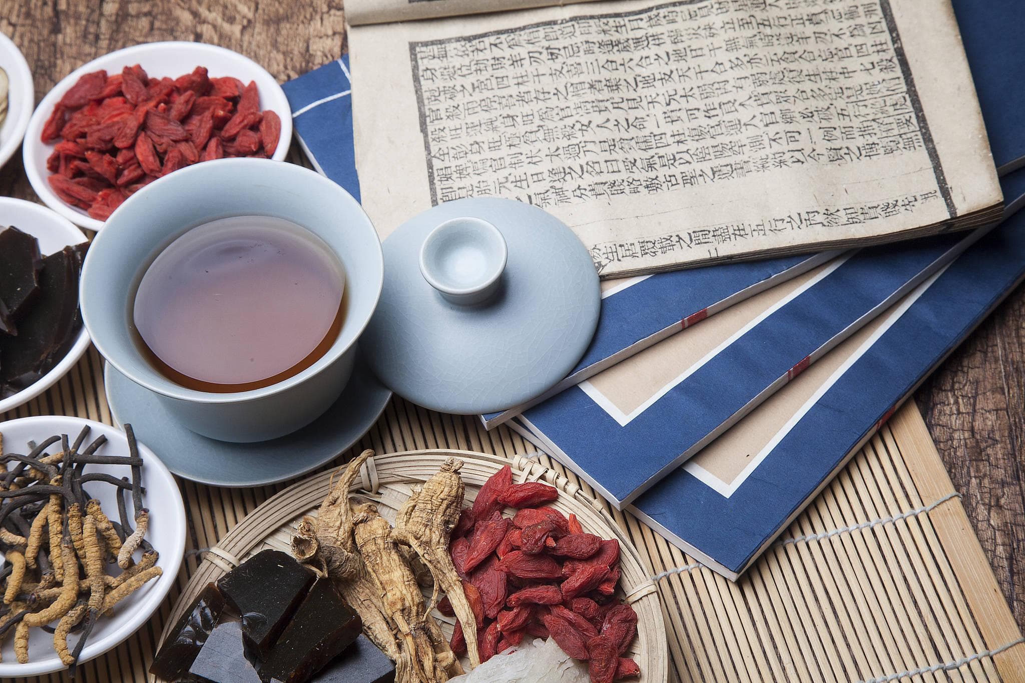 心态平和，身心自在：中医养生与情绪调节