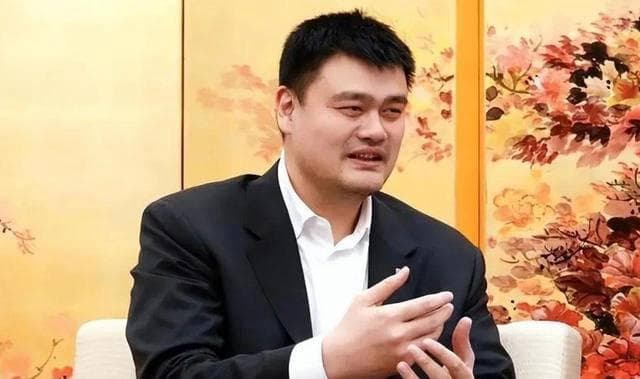 CBA最新动态：姚明重返上海，王芳浮出水面，广东男篮决策重组