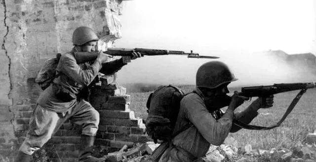 理念超前却生不逢时 大量装备苏联精锐部队的SVT-40自动步枪