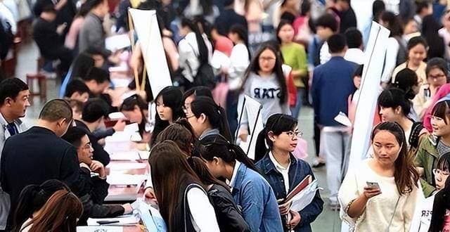 把握投递简历的黄金时间段