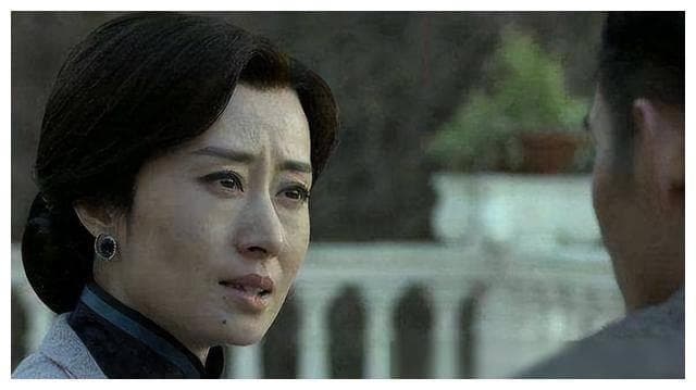 刘敏涛误打靳东成就经典：《伪装者》一场意外真打戏