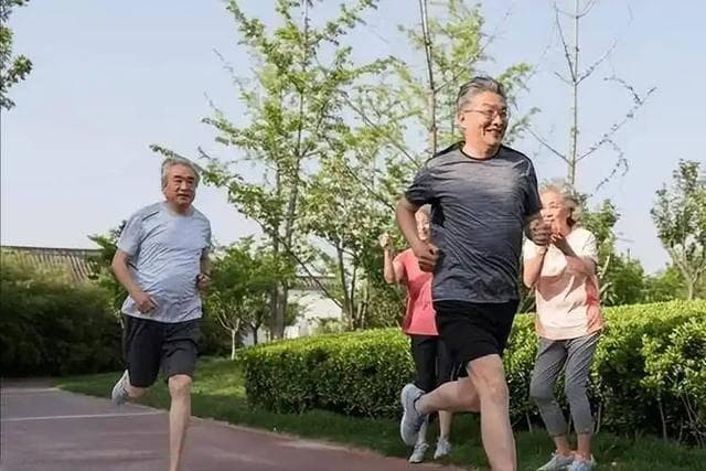 再这样运动，心脏就快"废"了！提醒：老人运动这3点一定要牢记