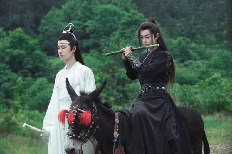 树下相拥，祠堂相护：魏无羡蓝忘机的情感历程