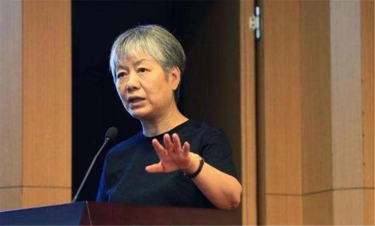 李玫瑾：育儿路上，“五不惯三不管”，做有远见的父母