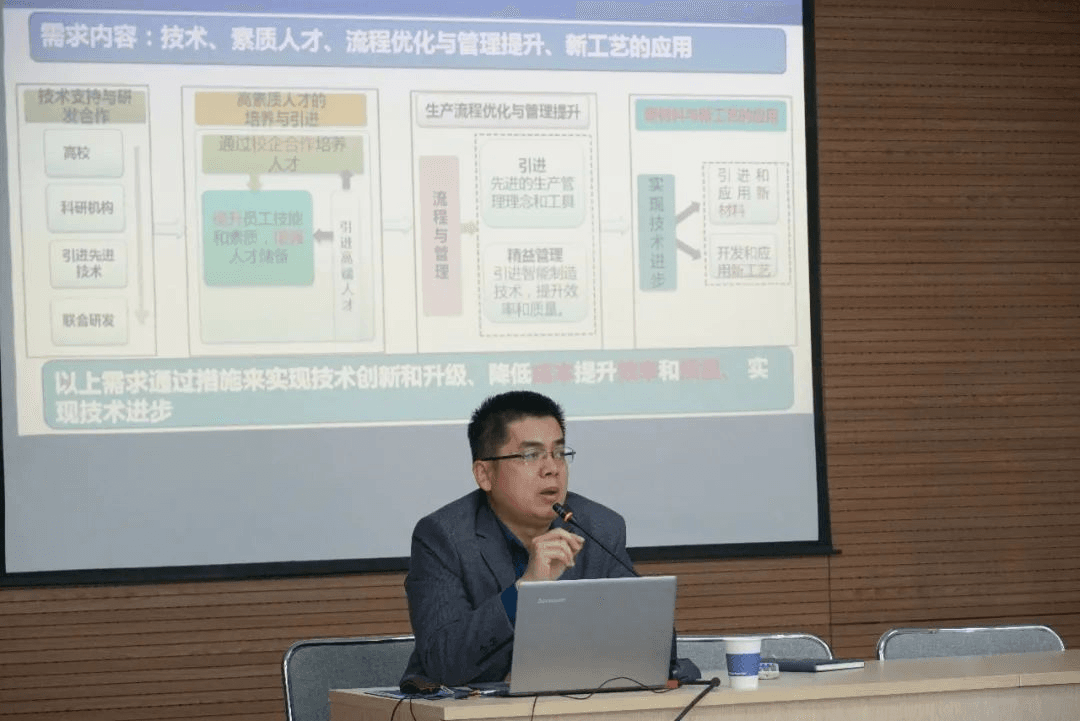 米东区：搭建校企合作平台