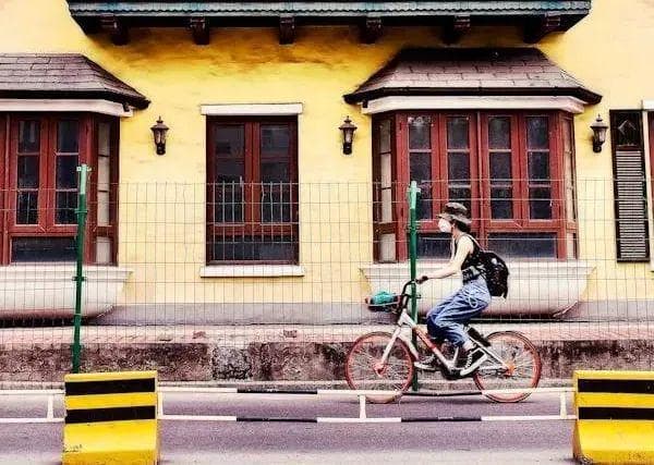 年轻人正在抢购北京老破小：便宜、要涨、先上车再说