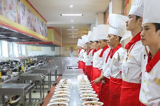 厨师需要学多久，学厨师要学很久吗