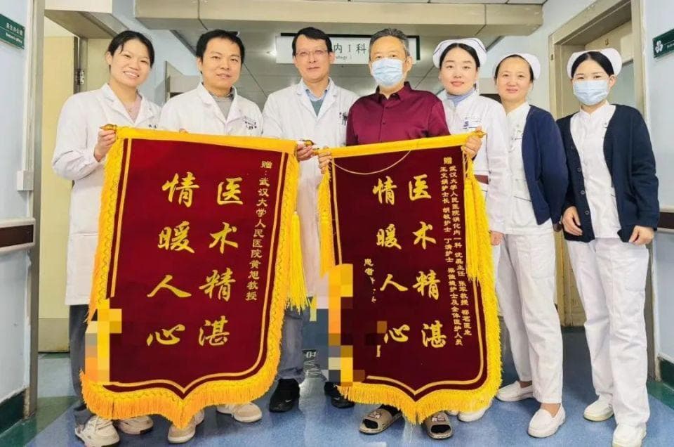 这种大便带血，千万别当成“痔疮”！很多人忽视了……