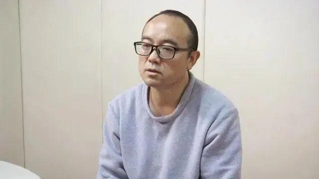 100万现金藏床底！贪官靳东贪腐细节曝光