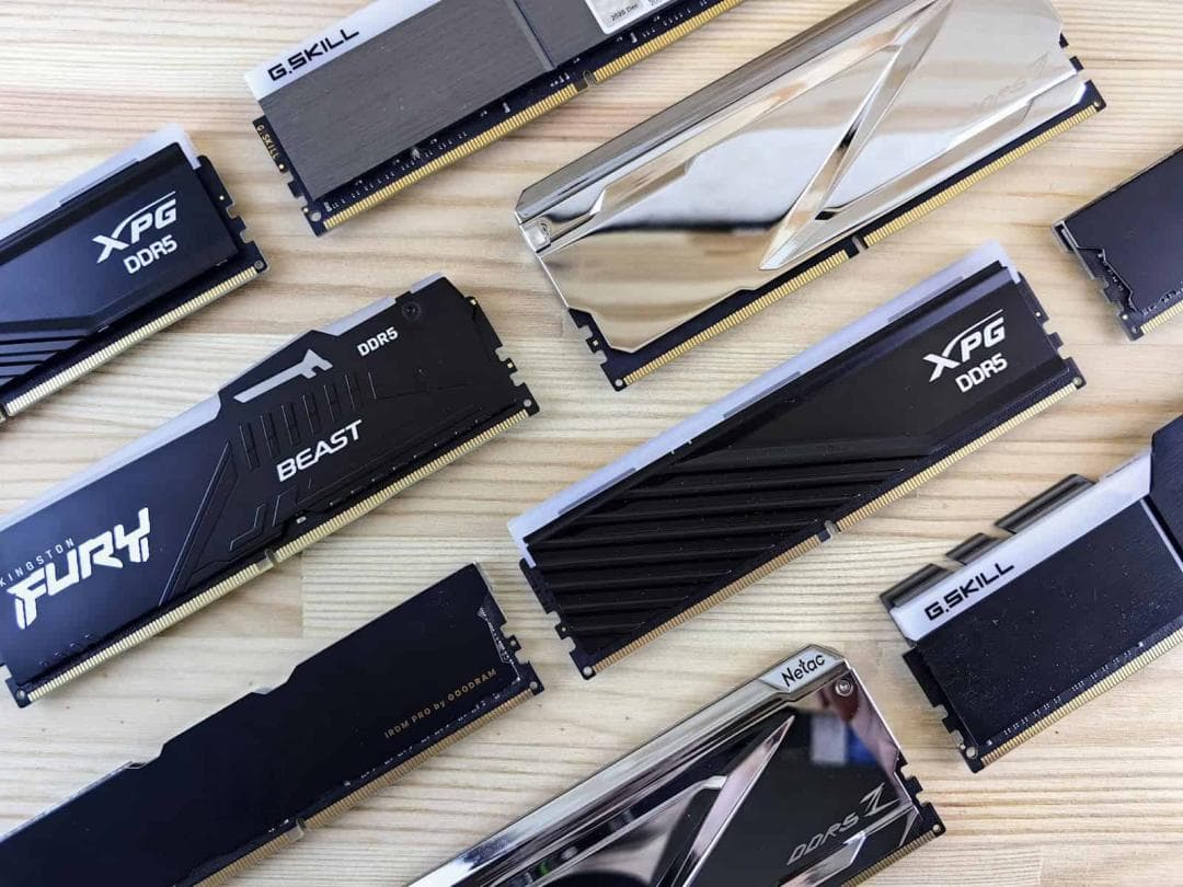 为什么建议DDR5内存不要插满？技术解析与解决方案