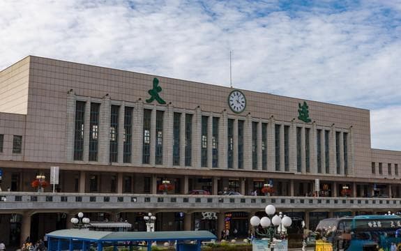 大连火车站百年传奇！你不知道的历史+旅行攻略，玩转大连靠它了