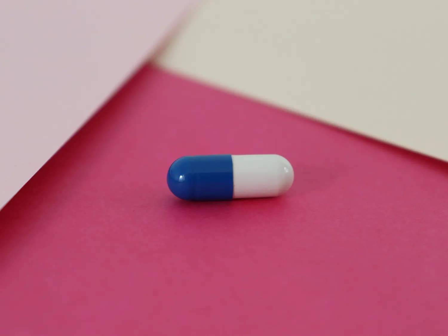 雷贝拉唑钠肠溶胶囊，正确吃法你知道吗？