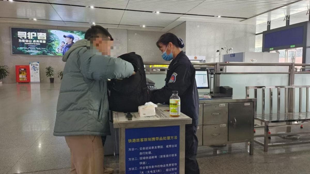 酒水、海鲜能带上动车吗？铁路民警：符合规定限量携带