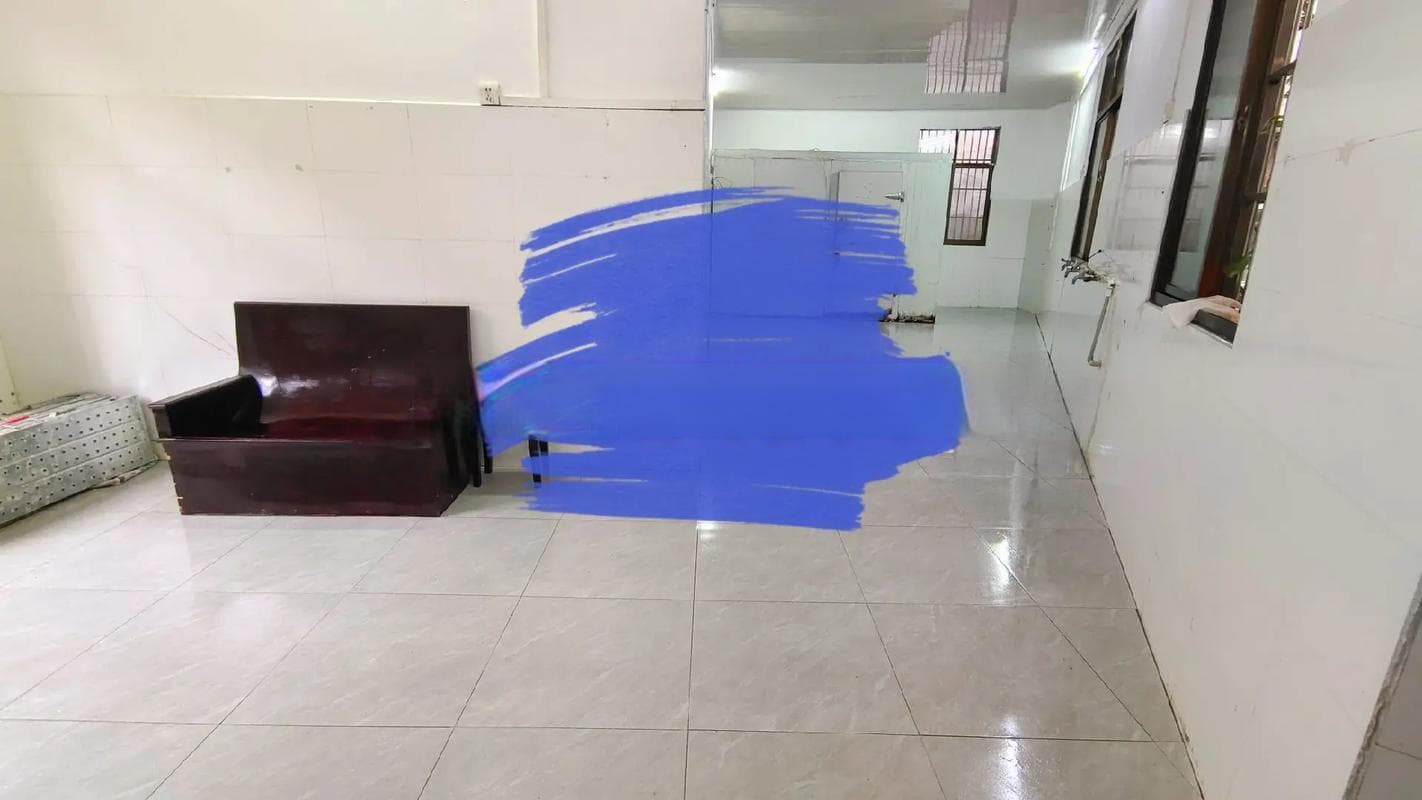 现在铺地砖的费用是多少？