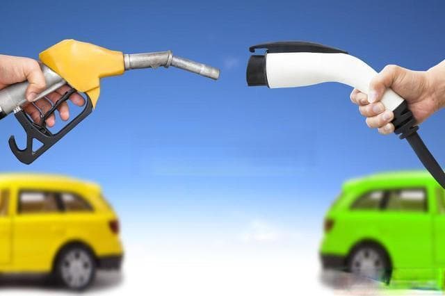 电动车 vs 燃油车：全面对比优缺点，助你选出理想座驾