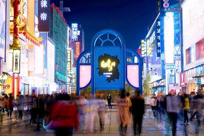 街拍用什么镜头好？定焦还是变焦？一文详解
