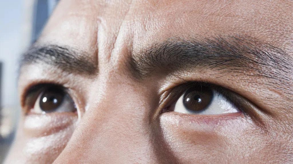 手机不能放床头，因为有辐射容易得脑瘤？