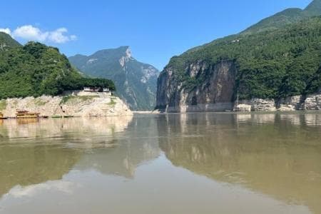 三峡之巅景区：长江三峡的最高点，自然与文化的完美融合