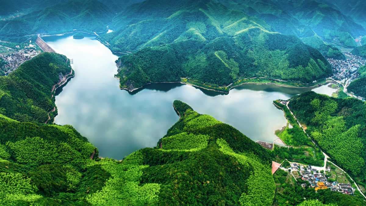 奔跑在山水之间，千余名跑友打卡塘溪