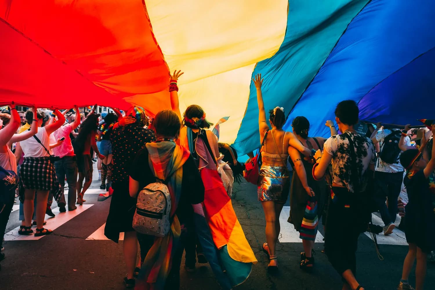 泰国新政助力LGBT群体生育权：政策内容、社会影响与全球意义