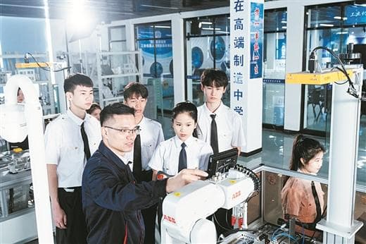 广西交职院：打造人工智能职业教育新高地