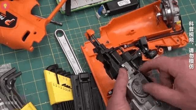 射钉枪的工作原理
