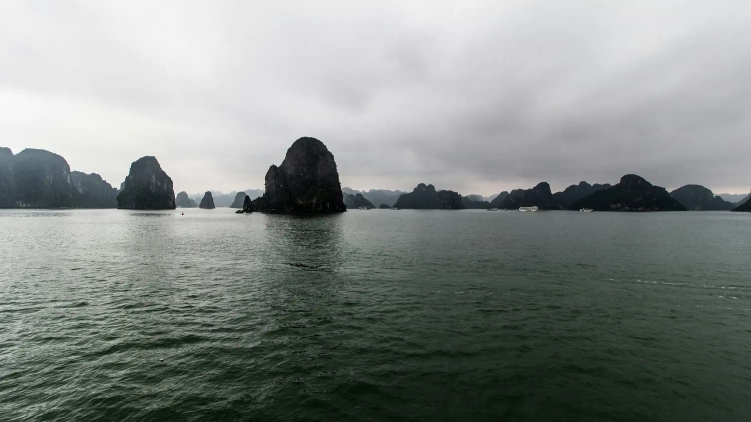 越南必打卡：下龙湾与顺化古都