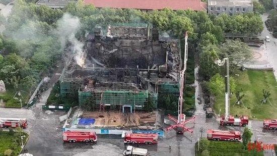为什么会失火？谁来承担责任？四问河南大学大礼堂失火
