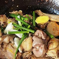 鲜炖鸡汤：一道经典的滋补佳品