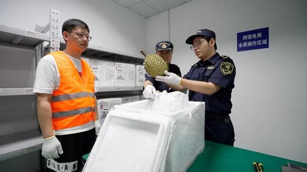 消费者购买海外鲜果有了新渠道 上海首单跨境电商网购保税进口水果业务落地青浦