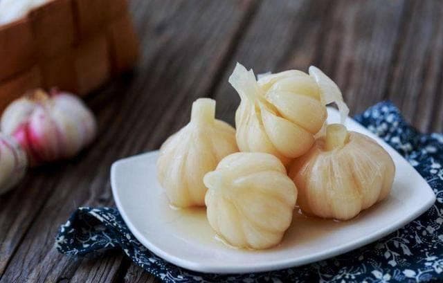腌蒜多长时间就可以吃了？腌蒜美味速成？