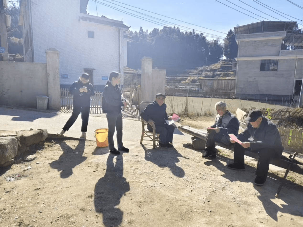 湖南隆回县罗洪镇：党建引领敲门送暖，全面摸排筑防线