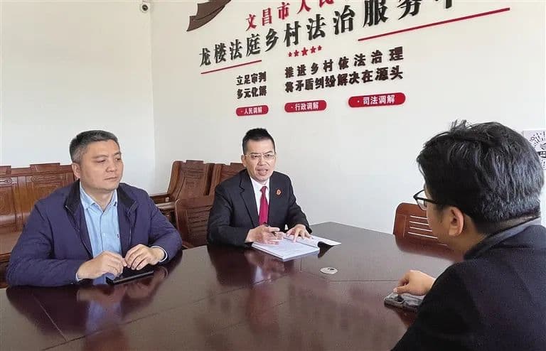 夫妻离婚因抚养权吵翻天，法院出招→