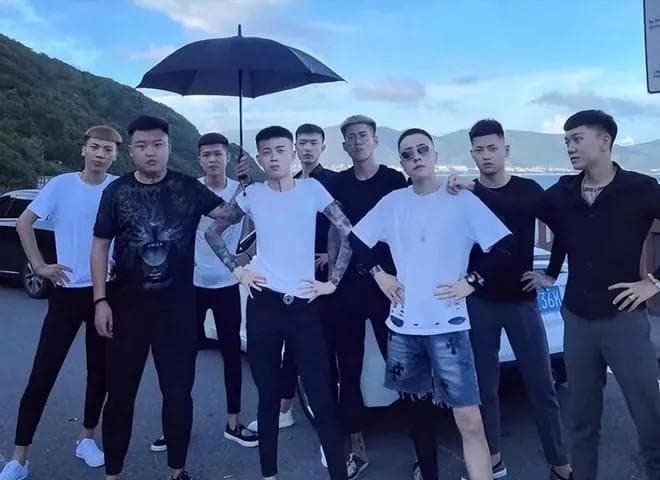 回顾：精神小伙宇将军，出狱无望遭全网封杀，不再被世界宽容