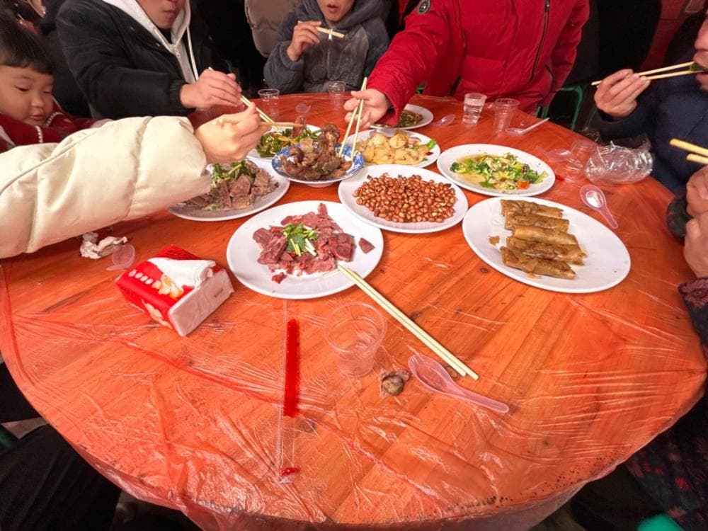 皖北农村饮食奇景：无碗吃饭，如何重塑生活与文化