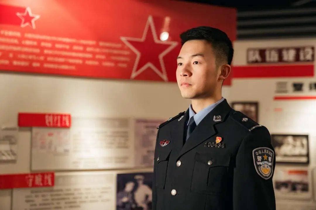 【特稿】渝中好“枫”景！“90后”社区民警探索基层治理新路径