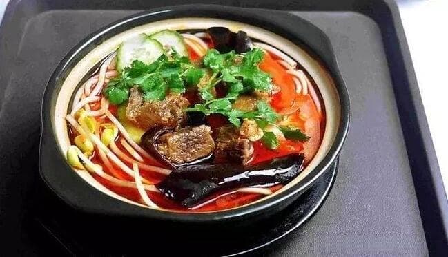 重庆砂锅米线高汤做法大揭秘，想知道的看过来
