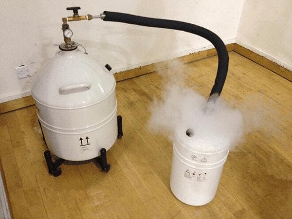 液氮：一种重要的低温冷却剂
